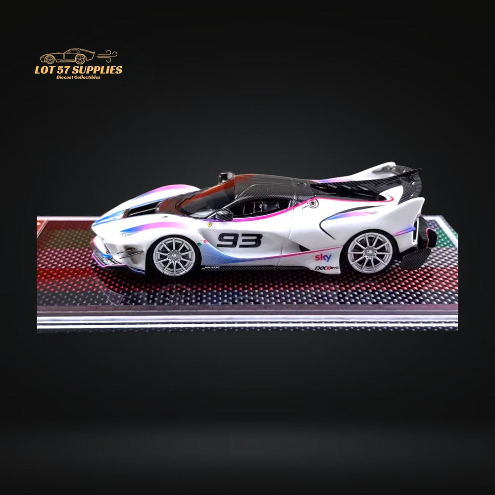U2 FXX-K Evo White #93 Resin Limited Edition 1:64 (ONLINE ORDER ONLY)
