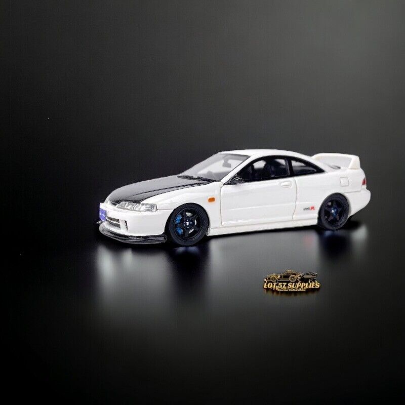 Nice Auto Honda Integra DC2 in White 1:64 Resin Limited to 399 Pcs (ONLINE ORDER ONLY)