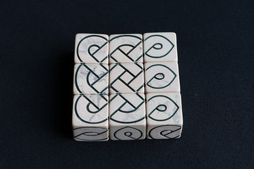 9 Crossed Knot Dice (Red or Sand) (ONLINE ORDER ONLY)