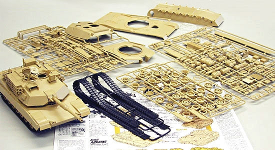 Tamiya 1/35 M1A2 Abrams Main Battle Tank Plastic Model Kit (ONLINE ORDER ONLY)