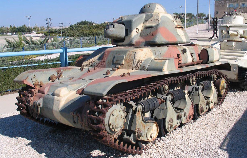 Tamiya 1/35 French Light Tank R35 Plastic Model Kit (ONLINE ORDER ONLY)
