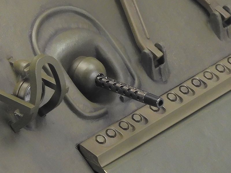 Tamiya 1/16 R/C M4 Sherman 105mm Howitzer (Mechanical Steering 56048 (ONLINE ORDER ONLY)